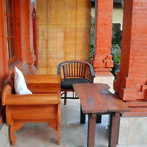 Yumi House Pensión